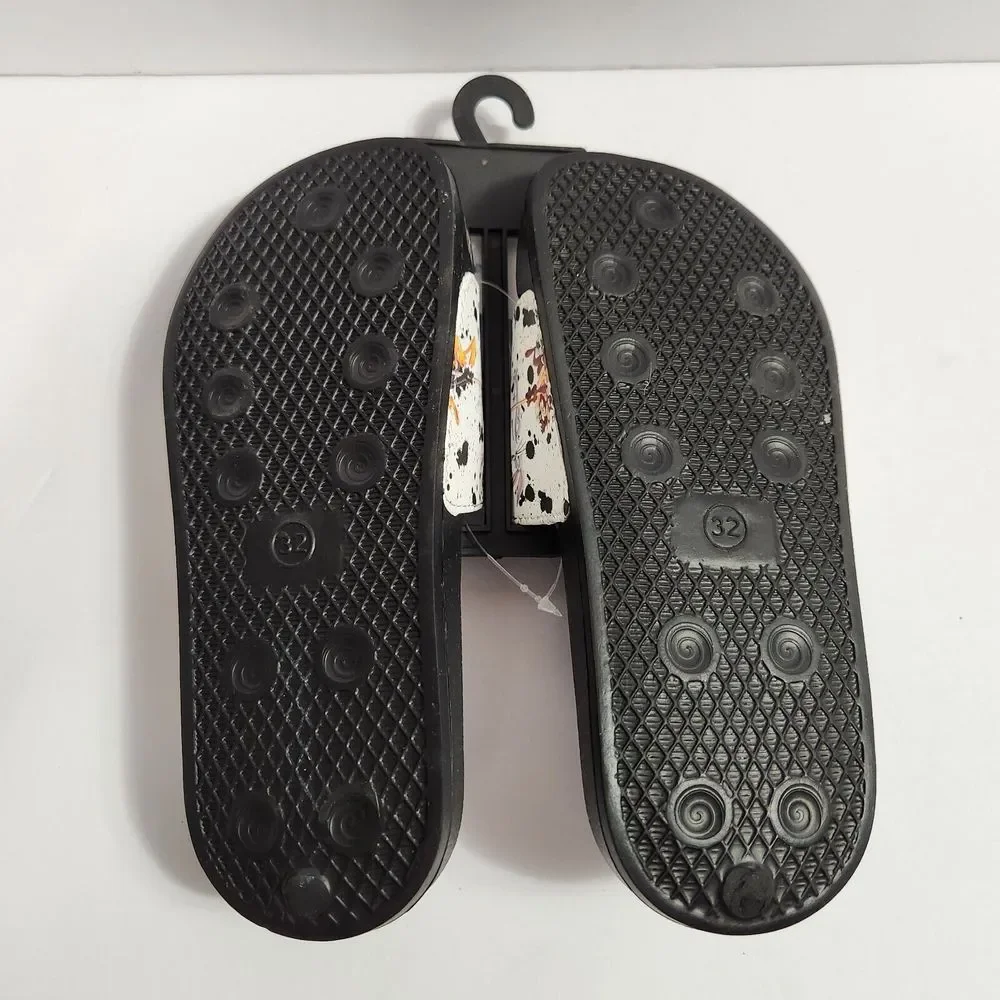 Looney Tunes  Slip On Slides Sandals New Size Youth Medium 2. New